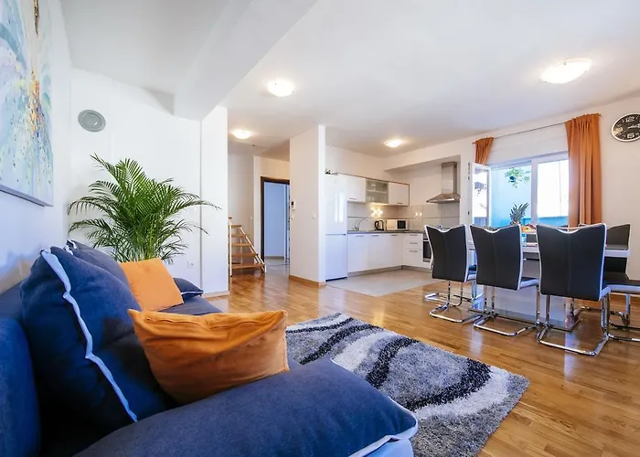 Deluxe Apartment